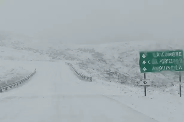 Sube a  Naranja la alerta por nieve y viento en Catamarca