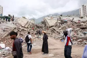 Venezuela elev� a 2.645 la cifra de muertos por los terremotos