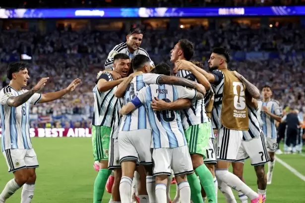 Argentina elimin� en el alargue a un dur�simo Cabo Verde y clasific� a octavos de final