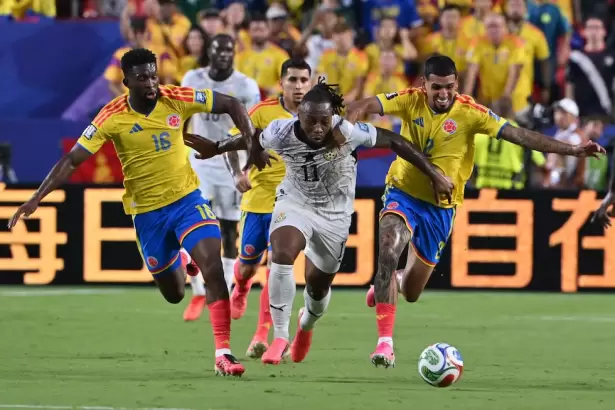 Colombia despach� a Ghana y jugar� con Suiza en octavos