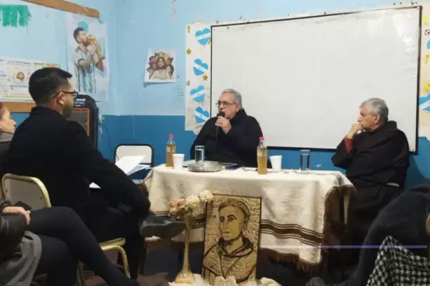 Conversatorio sobre el Beato Mamerto Esqui� en Recreo