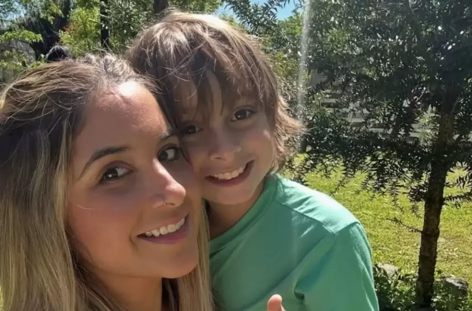 Lucas G�mez y su mam�