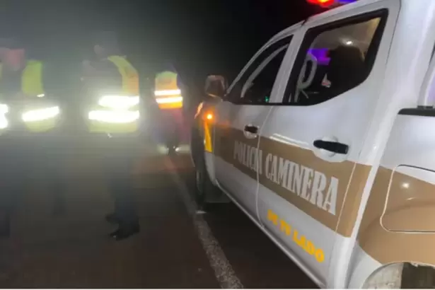 Tragedia en Uruguay: choc� una camioneta con argentinos y murieron un hombre y un ni�o de 4 a�os
