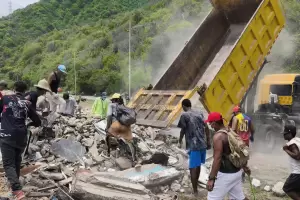 El anuncio de nuevas medidas econ�micas tras los terremotos desatan la furia y las cr�ticas en Venezuela