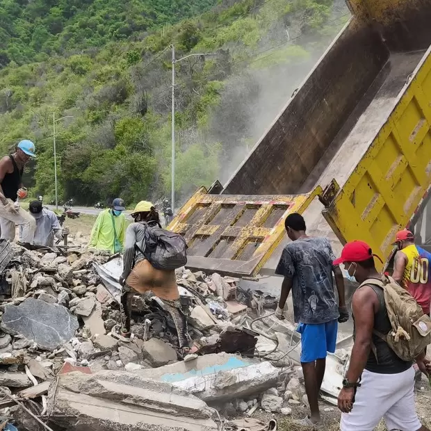 El anuncio de nuevas medidas econ�micas tras los terremotos desatan la furia y las cr�ticas en Venezuela