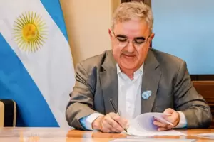 Jalil anunci� un bono extraordinario de $200 mil para las Becas Catamarca Incluye