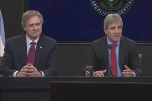 Luis Caputo present� su plan de deuda y dijo que no prev� recurrir al mercado externo