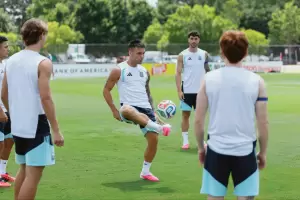 La Selecci�n realiz� el �ltimo entrenamiento: las tres dudas para definir el equipo