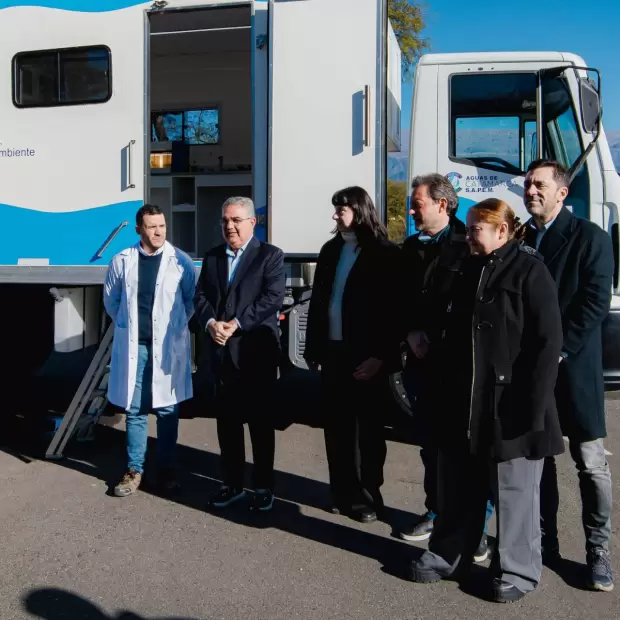 Calidad del agua: Aguas de Catamarca suma un moderno laboratorio m�vil