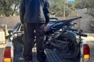 Recuperaron una moto robada tras un allanamiento en Catamarca