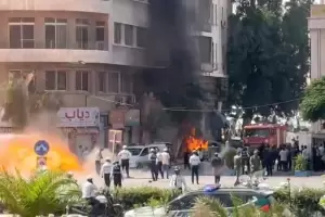 VIDEO. Dos bombas explotaron frente al hotel donde se alojaba Macron en Siria
