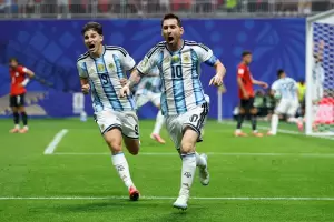 Argentina para el infarto: de perder 2 a 0 al 3 a 2 en minutos y el pase a cuartos