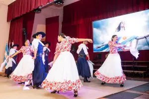 La Gala Patria de la UNCA emocion� con un homenaje a los excombatientes de Malvinas
