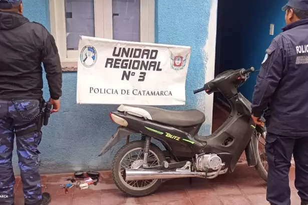 Intent� sustraer una moto y termin� en el calabozo