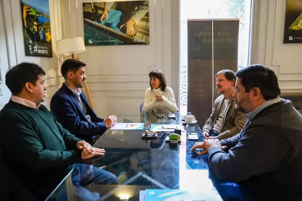 La Capital consolida alianzas con CAMYEN y el ISAC para fortalecer el turismo