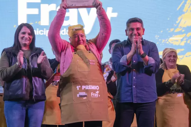 La Fiesta del Tamal de Fray Mamerto Esqui� coron� a Claudia Gonz�lez como ganadora