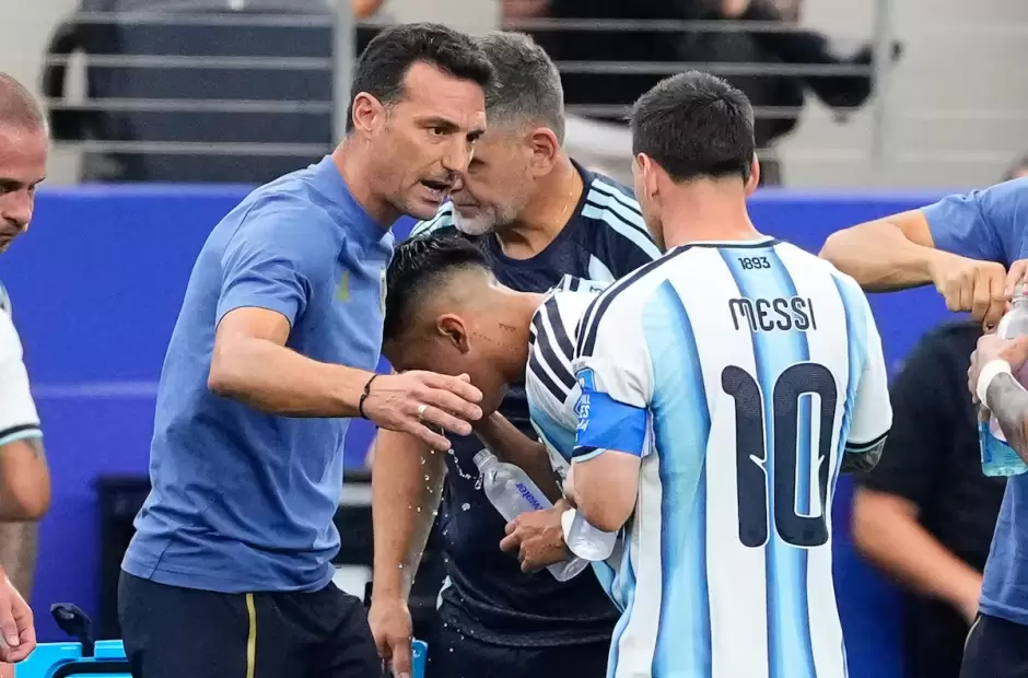Scaloni y Messi