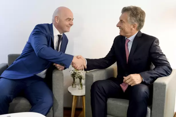 Macri anunci� que la Fundaci�n FIFA donar� un mill�n de d�lares para Venezuela