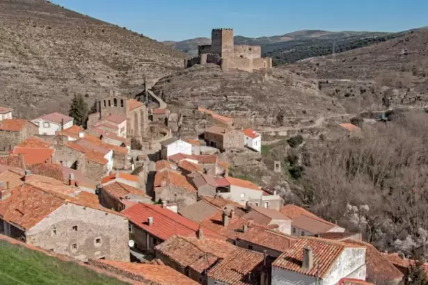 El pueblo espa�ol que ofrece vivienda gratis y empleo para nuevas familias
