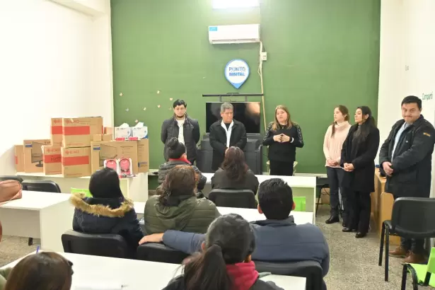 Salud capacit� a equipos de Fiambal� en urgencias pedi�tricas y entreg� equipamiento