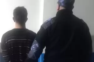 Tras un allanamiento, detuvieron al acusado de apu�alar a un hombre en Andalgal�