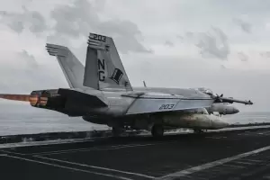 EE.UU. lanz� la cuarta ola de ataques y reactiv� el bloqueo naval a Ir�n