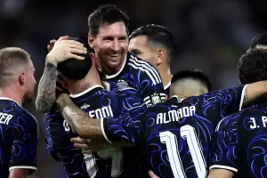 Argentina enfrenta a Inglaterra en una semifinal cargada de historia