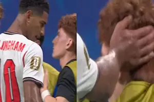 VIDEO: el cobarde golpe de Bellingham al "Colo" Barco tras la eliminaci�n de Inglaterra