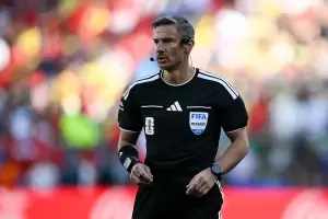 La FIFA confirm� el �rbitro para la final entre Argentina y Espa�a