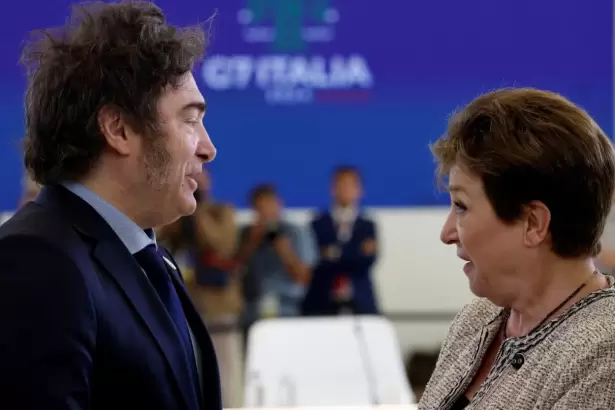 El Gobierno no cumpli� la meta fiscal del primer semestre con el FMI