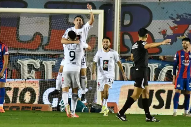 Deportivo Riestra derrot� a San Lorenzo en el debut de Gorosito y lo elimin� de la Copa Argentina