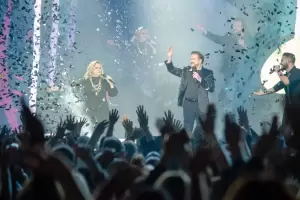 Pimpinela brill� en la apertura del Poncho 2026 al ritmo de sus grandes cl�sicos
