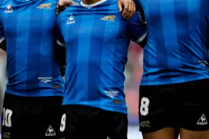 Los Pumas homenajearon a la Selecci�n campeona de 1986 con una camiseta inspirada en Diego Maradona