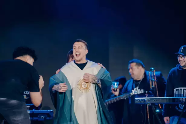 El Patio volvi� a vibrar con una noche multitudinaria de folklore, danza y cumbia