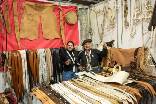 Gu�a para recorrer los pabellones de artesan�as del Poncho: piezas �nicas, tradici�n y dise�o