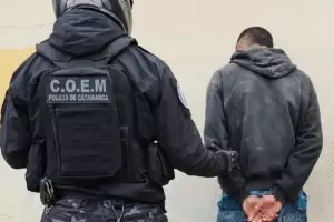Catamarca: atac� con un palo a otro hombre en pleno centro