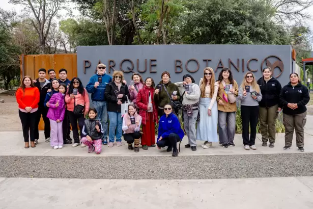 El Bus Tur�stico propone descubrir los paisajes y m�s de Fray Mamerto Esqui�