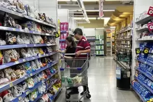 El consumo masivo volvi� a caer y acumula un retroceso de casi 3% en 2026
