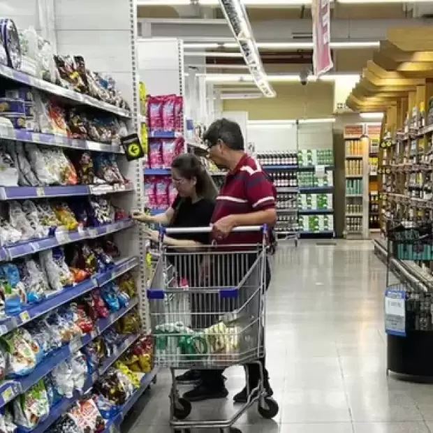 El consumo masivo volvi� a caer y acumula un retroceso de casi 3% en 2026