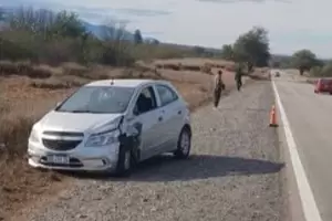 Catamarca: un automovilista result� herido tras un violento choque con un cami�n