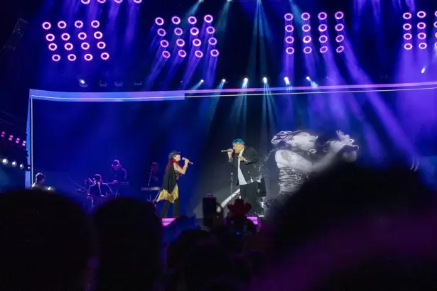 M�s de 40 mil personas corearon al ritmo de la cumbia de Candu Dom�nguez, G Sony y 18 Kilates