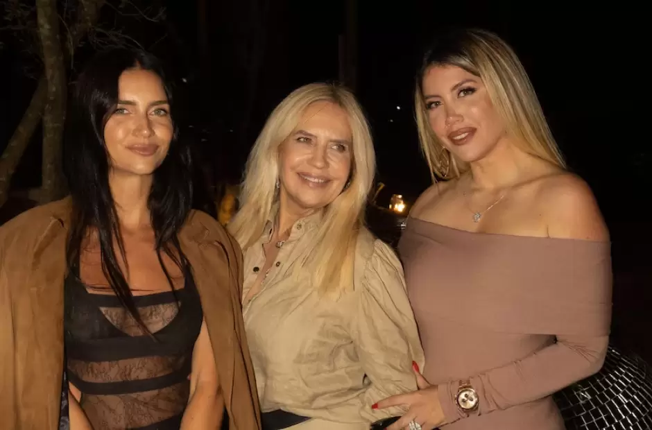 Nora Colosimo y sus hijas