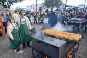 Un tamal gigante de m�s de 20 kilos volvi� a ser la gran atracci�n del Poncho