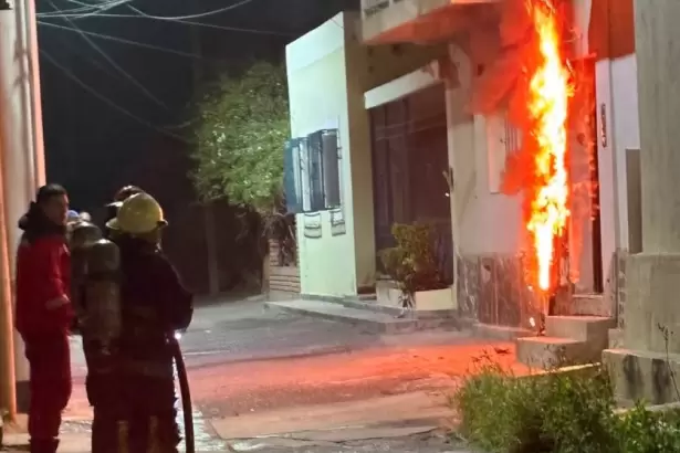 Momentos de tensi�n: un cortocircuito provoc� un incendio en Catamarca