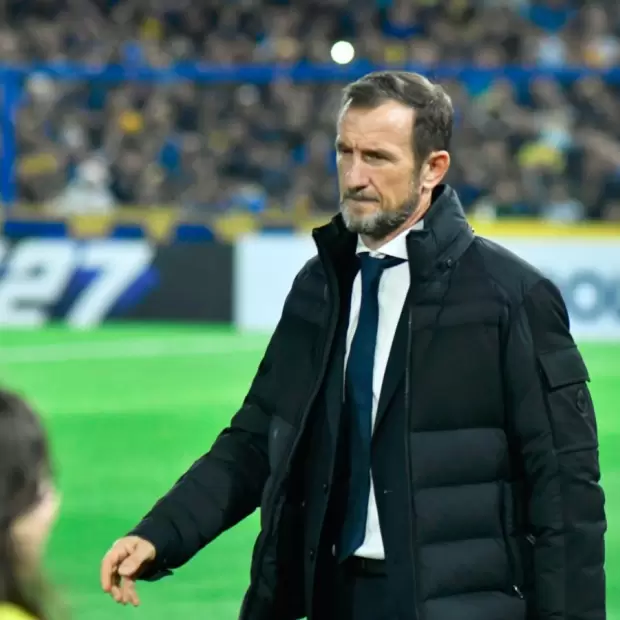Boca prepara su duelo con San Pablo y Arruabarrena recibi� una buena noticia sobre Paredes