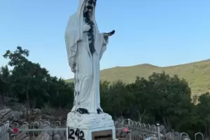 Profanaci�n en Medjugorje: incendio y vandalismo en las im�genes de la Virgen