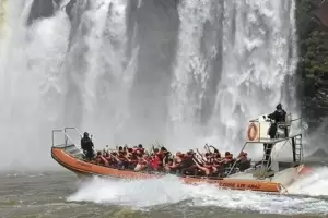 Tragedia en las Cataratas del Iguaz�: muri� un turista tras el vuelco de una embarcaci�n