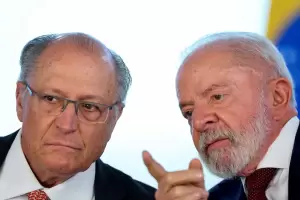 El vicepresidente de Brasil asegur� que los ataques de Milei "perjudican a la Argentina"