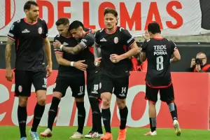 Barracas Central derrot� a Aldosivi y qued� como puntero