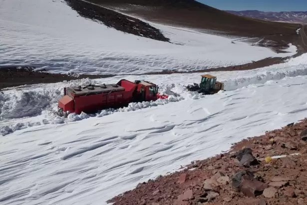 Avanza con el despeje de nieve en la Ruta 60: �qu� pasa con el Paso de San Francisco?